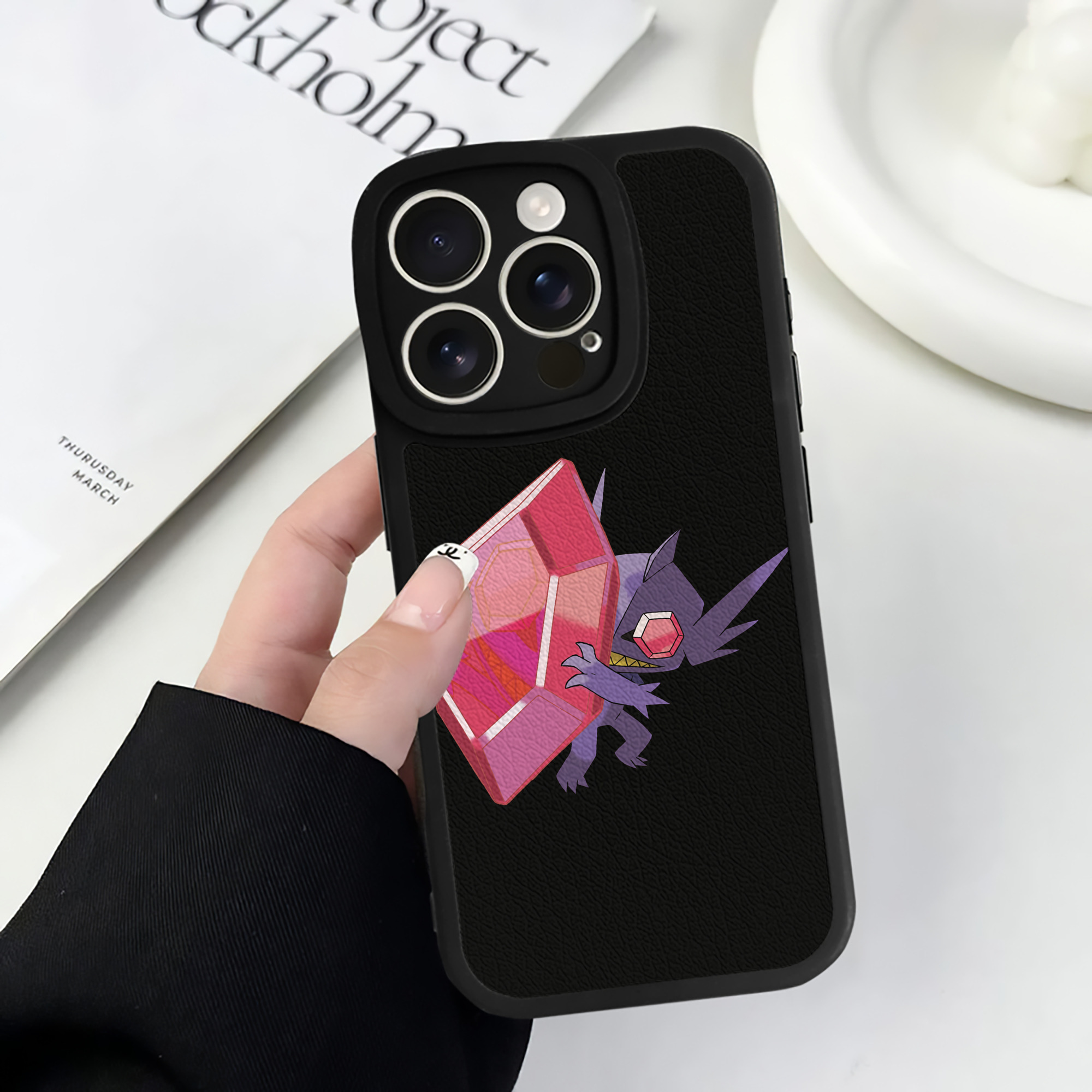 （画像用） ポケットモンスター Pokémon 【iPhone 16シリーズ対応】シリコンスマホケース（レザー調） 材質：シリコン